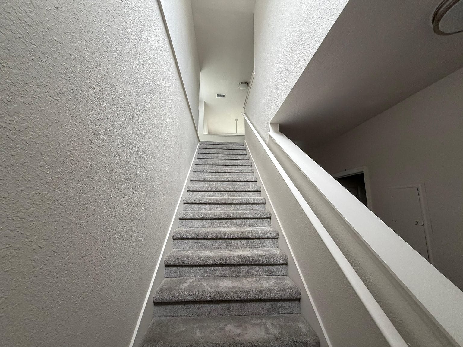 Escalera al segundo piso